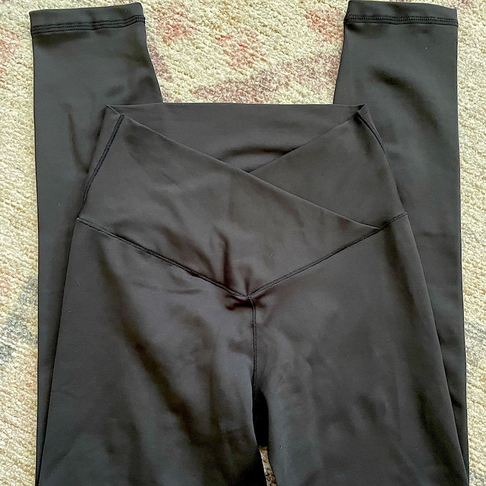 BRAND NEW Pink Lily leggings